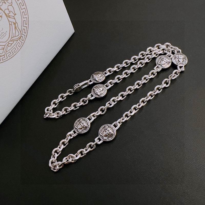 Versace necklace lyx231